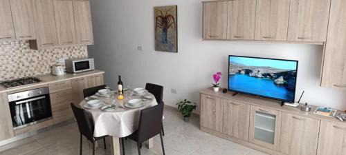 Bugibba Apartamento | Side Sea View B, Steps Away to Bugibba Jetty, For the Blue Lagoon Boats and Other Islands