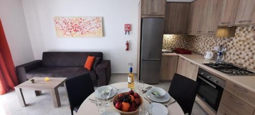Bugibba Apartamento | Side Sea View C, Steps Away to Bugibba Jetty, For the Blue Lagoon Boats and Other Islands