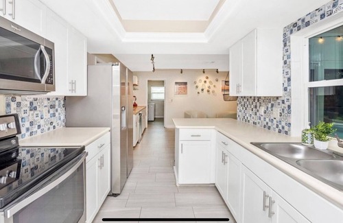 Gulf Gate Woods Casa | Siesta Key 4-bedroom house heated pool& hot tub- few miles from Siesta Key