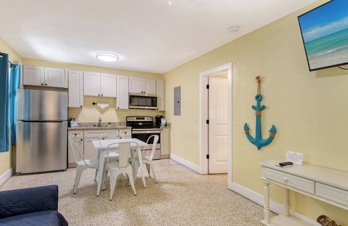 Sarasota Hotel | Siesta Key Palms Hotel - One Bedroom Villa