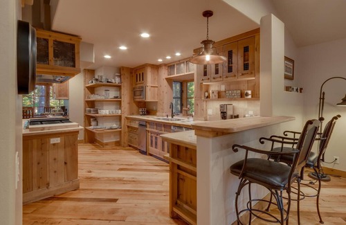 Truckee Casa | Signature Retreat on the 18th - TLUXP