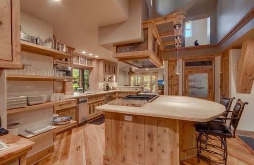 Truckee Casa | Signature Retreat on the 18th - TLUXP