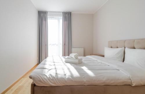 Katowice Apartamento | Silesia City Royal Suite by BookingHost