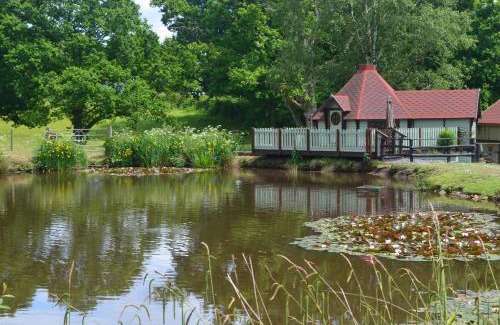 Lytchett Matravers Otro | Silver Birch Cabin, Bulbury Farm