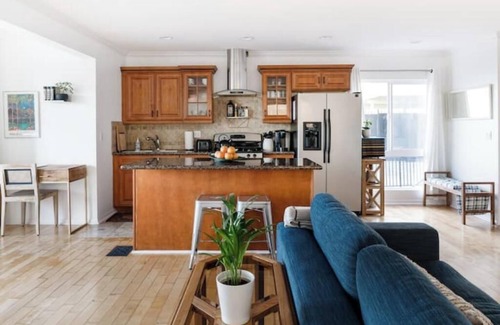 Sunset Junction Apartamento | Silver Lake Sanctuary with Sprawling Terrace View
