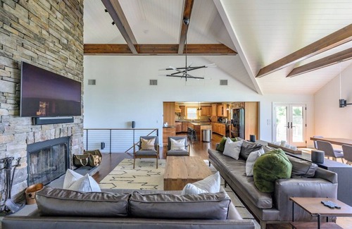 Hillsdale Casa | Silver Ridge: Hilltop Chalet w/ Sweeping Views