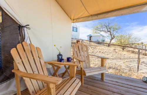 Tombstone Otro | Silver Spur Homestead Luxury Glamping - The Cowboy