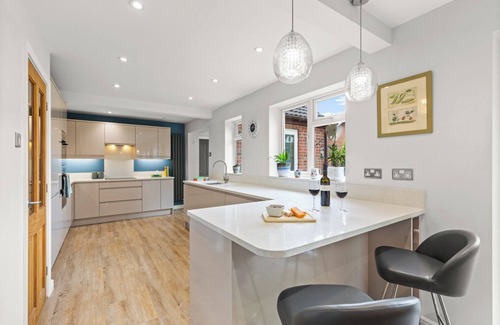 Ashby-de-la-Zouch Casa | Silver Stag Properties, Spacious 4 BR House