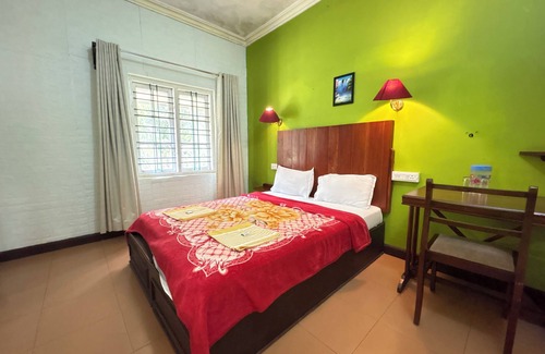 Munnar Hotel | Silverline Regency with Mountain View