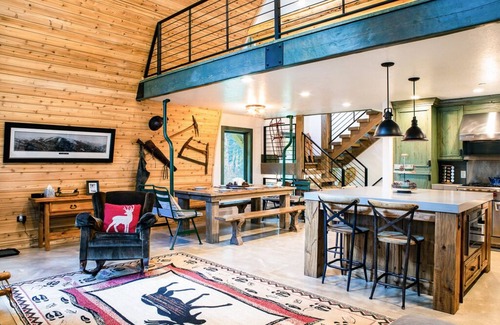 Salt Lake Mountain Resorts Cabina | Silverstrike Lodge by Cottonwood Lodging