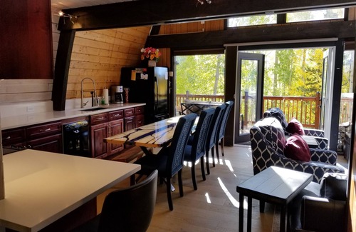 Wildernest Cabina | Cabaña privada de montaña - ¡Remodelada en verano!