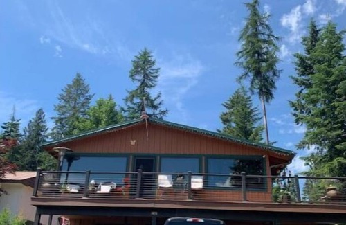 Coeur d'Alene Apartamento | SILVERWOOD, BAYVIEW, LAKE PEND ORIELLE, FARRUGUT PARK HIDEAWAY pet-friendly!