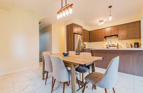 Thorold Casa | Simple Comforts: 4 Bedroom Family Home in Thorold | 10 Min to Falls