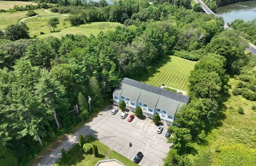 Damariscotta Condominio | Simple living in Midcoast Maine