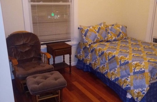 Niskayuna Apartamento | simple one bedroom free parking