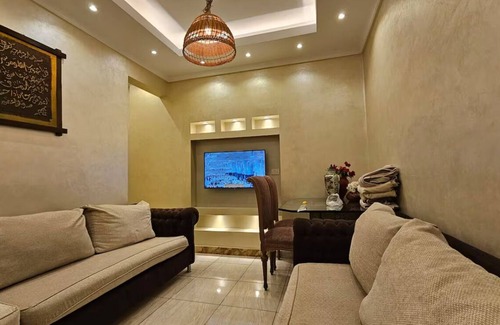 Bab Sharqi Apartamento | Simple sea view (families only)