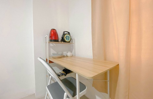Jatingaleh Apartamento | Simple White Accent Studio At Apartment Paltrow City