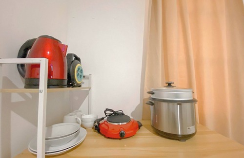 Jatingaleh Apartamento | Simple White Accent Studio At Apartment Paltrow City