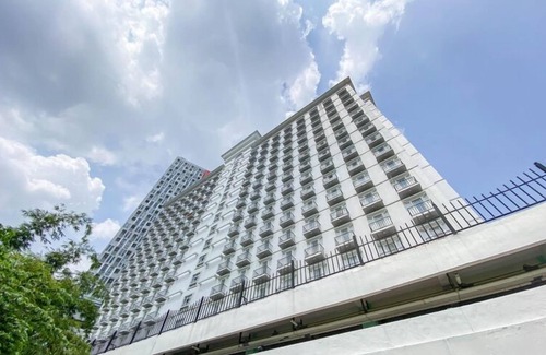 Jatingaleh Apartamento | Simple White Accent Studio At Apartment Paltrow City