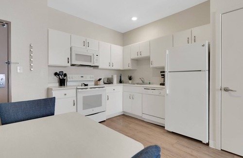 Far North Central Apartamento | Simplicity At the Rim 1119 I Spacious 1 Bed 1 Bth