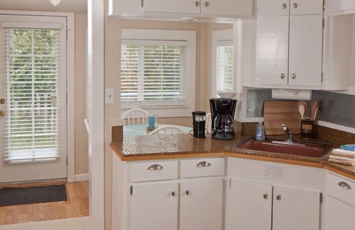 Old Town Casa | SIMPLICITY - Simple says it all, in town, nice views.