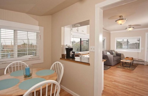 Old Town Casa | SIMPLICITY - Simple says it all, in town, nice views.