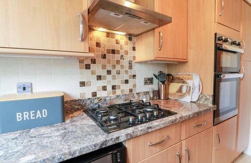 Castle Douglas Cabaña | SIMPLY SUITE, pet friendly, with a garden in Castle Douglas