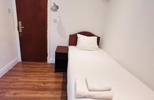 Brent Casa | Sinai Hotel