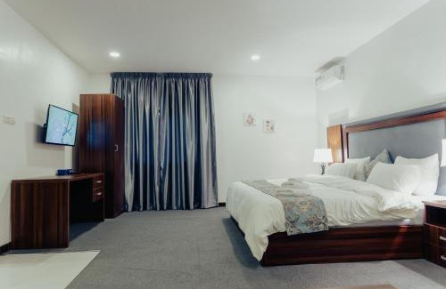 Maitama Casa | Sinclair Lake Chad