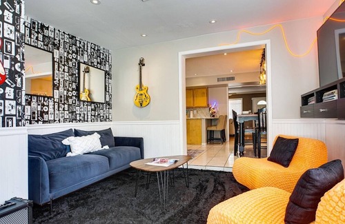 Park Scottsdale One Casa | Sing, Dance & Play Music at The Melod