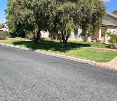 Swan Hill Casa | Single Bed's Suit Business Travellers