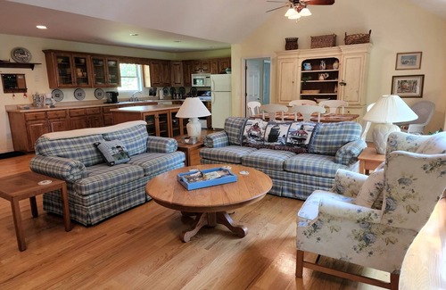 Halfway Casa | Single Level Lakehouse Retreat