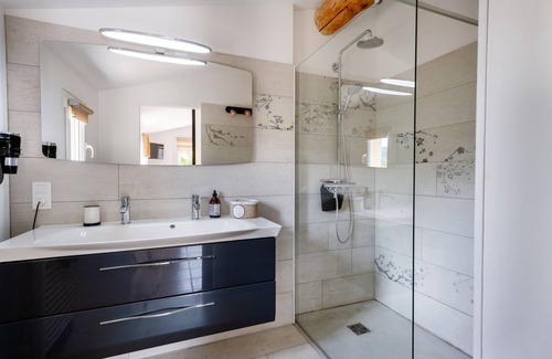 Merindol-les-Oliviers Casa | Individual-Le Ventoux-Confortable-Baño privado con bañera-Vista al campo