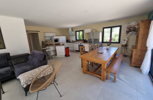 Saint-Ambroix Casa | SINGLE STOREY VILLA WITH HEATED POOL AND JACCUZI