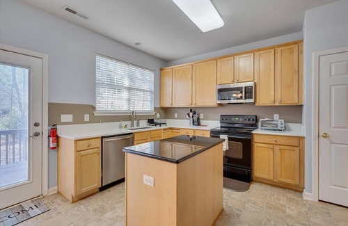 Breckenridge Casa | Sir Willingham Manor - Triple King At Breckenridge 4 Bedroom Home by Quantum Suites