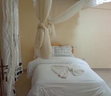 Kimana Hotel | Sironosim Garden Hotel ltd
