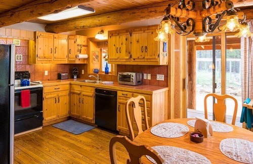 Sisters Cabina | Sisters Dream Inn amazing dog friendly cabin located in a quiet area of Sisters