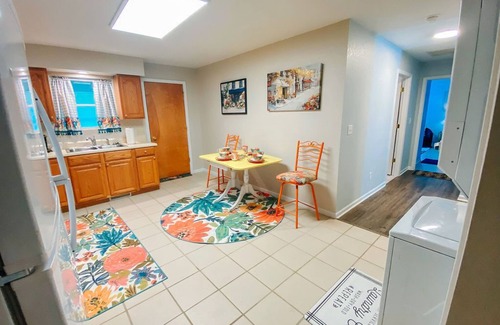 Centralia Condominio | Sisters Four Bed and Bath - Luxury living in a small town atmosphere!