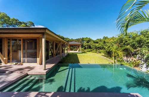 Tamashiro Casa | Site 250 tsubo Pool Wooden detached house with s / Kunigami-gun Okinawa