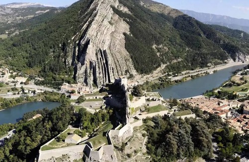 Sisteron Casa | Sites and Landscapes Les Prés Hauts *** - Unusual Premium Valbelle Cabin 4 people