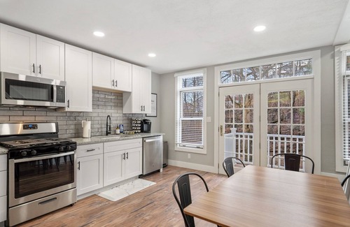 South Side Slopes Casa | Situated just 1.4 miles away from Pittsburgh’s buzzing downtown.