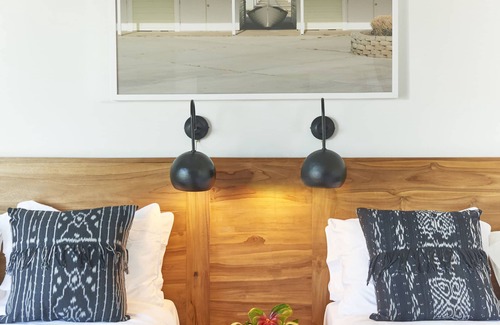 Montauk Hotel | Situated on the Beach! 3 Family-friendly Units, Beachfront Property, Onsite Pool