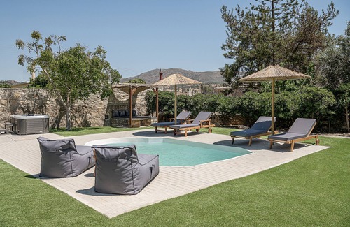 Sivas Villa | SivasZen Luxury Villa, with Heated Pool, Spa Whirlpool & Fitness Equipment