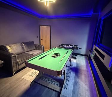 Ogden Casa | SK Stays Modern Luxury Home With Jacuzzi Bath & Cinema Room