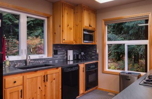 Hyak Casa | Ski Cabin 3br Hyak Fire Place 5 mins to Hill