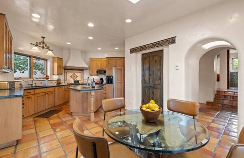 Santa Fe Casa | Ski Discounts! Tesuque Getaway w/ Hot Tub