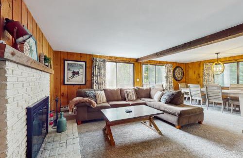 West Dover Casa | Ski Haus Retreat - Unit B