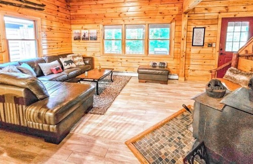 Bethlehem Cabina | "Ski, Hike, Mountain Bike - Pets Welcome!"