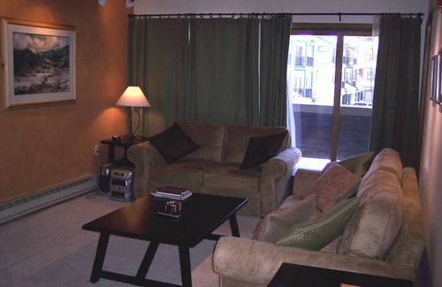 Breckenridge Condominio | Ski Hill 18 Downtown Condos with on-site Hot Tub