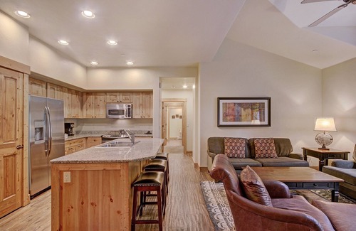 Breckenridge Casa | Ski-in 2br W/luxe Decor Steps To Winter Activities 2 Bedroom Townhouse by RedAwning